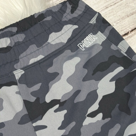 PINK ACTIVE GRAY CAMOUFLAGE LEGGINGS - Picture 3 of 6